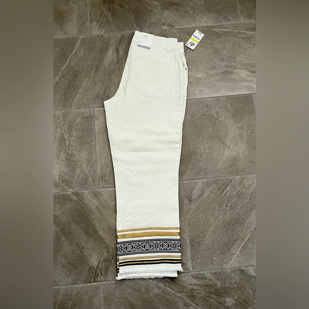 NWT White Jean Capris with Navy & Gold embroidery